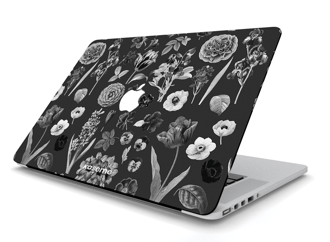 Amélia Black MacBook skin