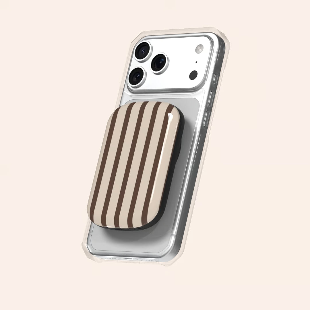 Berry Lane Cream ChargePod Thumbnail ChargePods 01 lifestyle