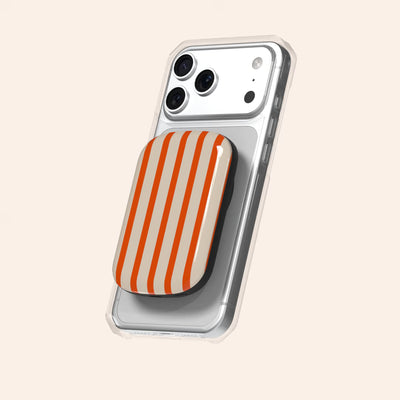 Berry Lane Spritz ChargePod Thumbnail ChargePods 01 lifestyle