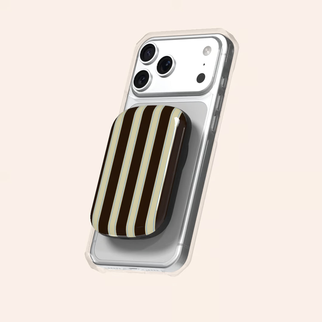 La Linea Mocha ChargePod by Marina Bastarache Thumbnail ChargePods 01 lifestyle
