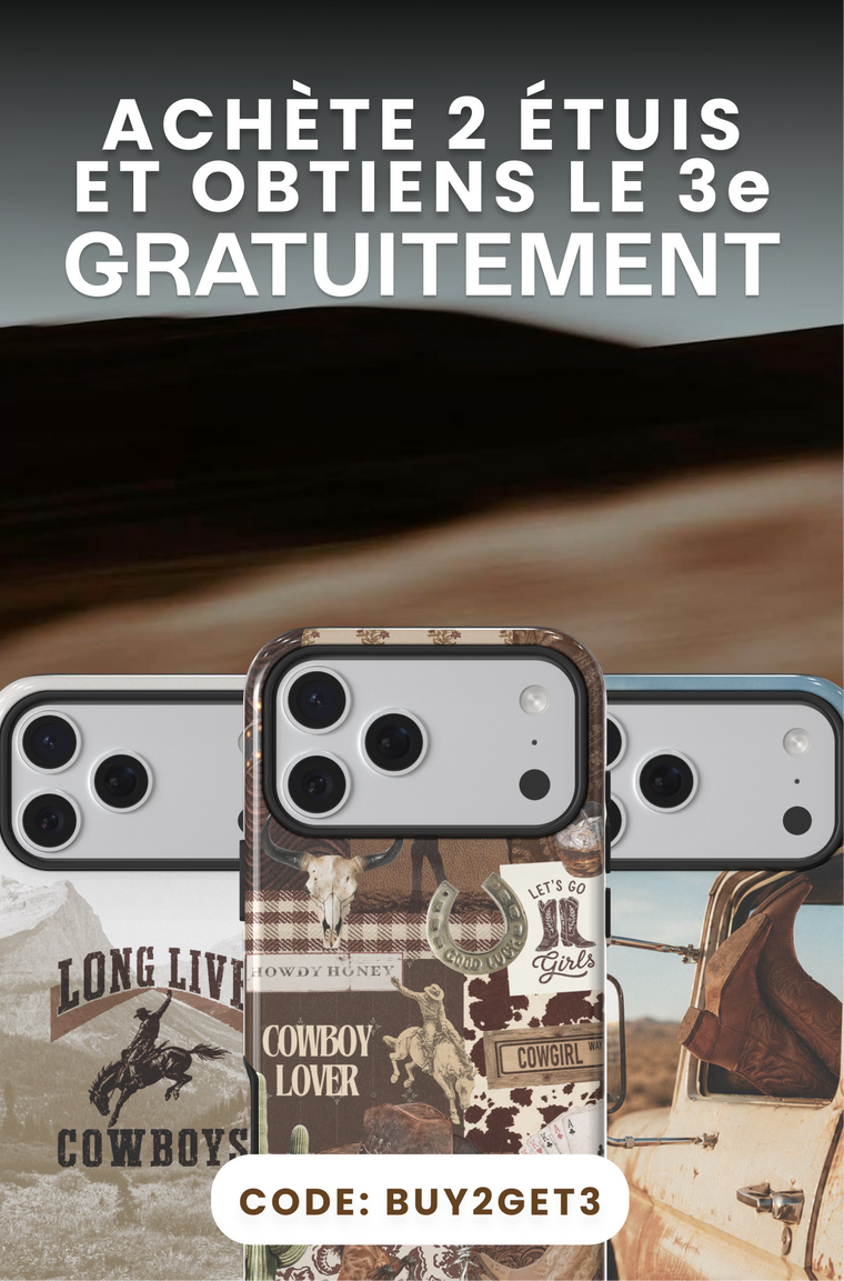 Promotional graphic for a phone case offer with French text reading 'ACHÈTE 2 ÉTUIS ET OBTIENS LE 3e GRATUITEMENT' and 'CODE: BUY2GET3'. Three smartphone cases are shown in front of a desert landscape background: one western-themed collage case in the center, and two plain light gray cases on either side.