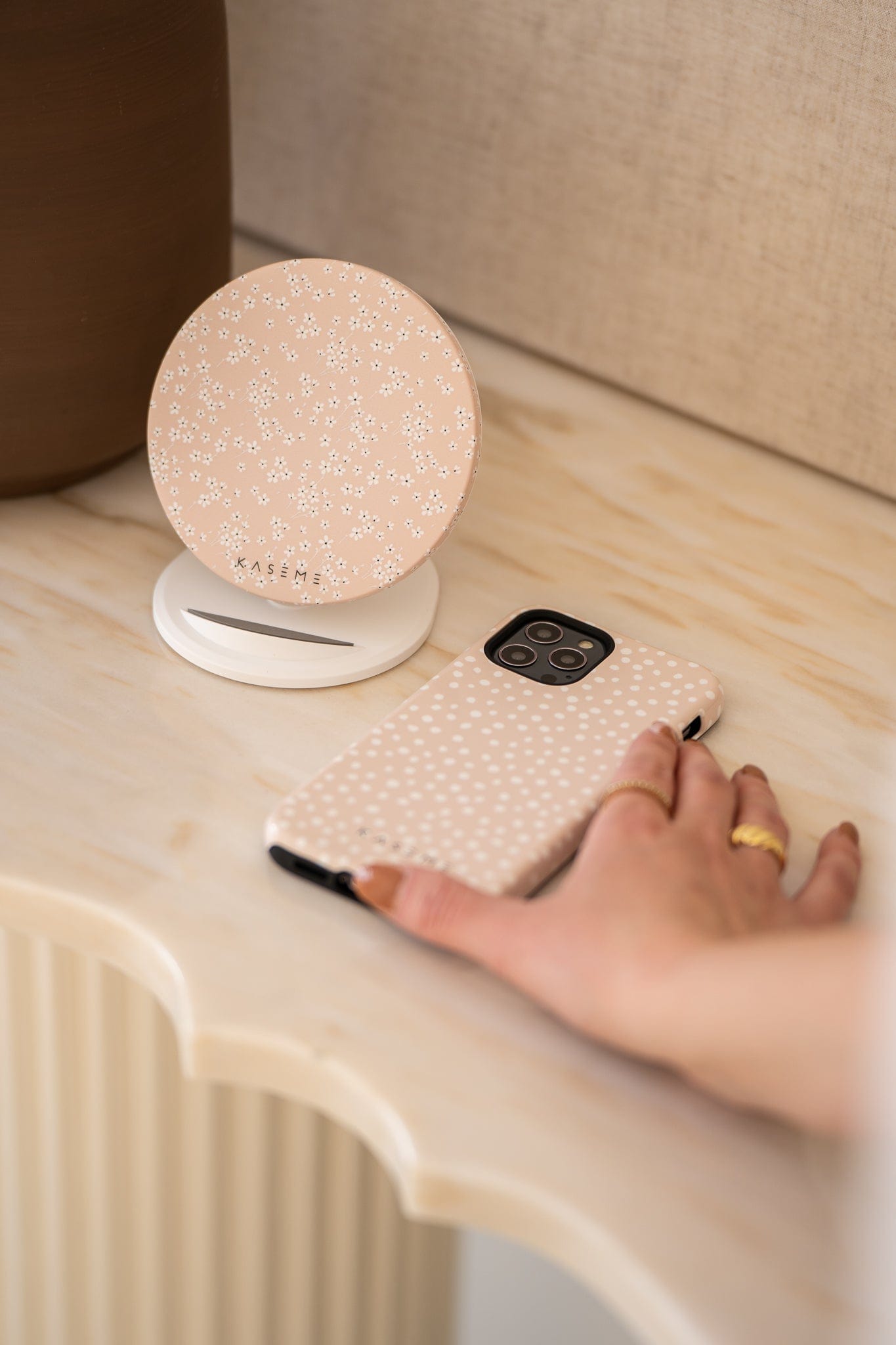 Posy Beige wireless charger