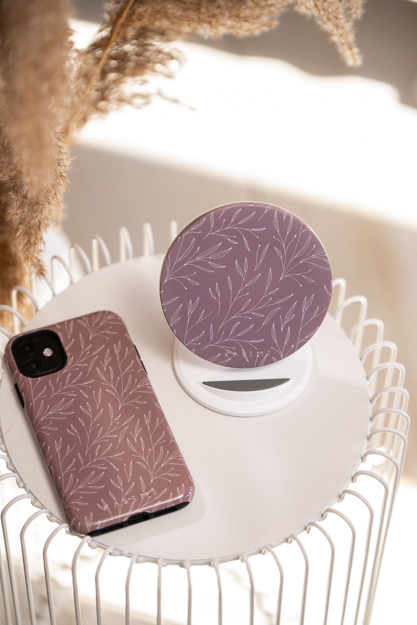 Hibiscus Grey wireless charger